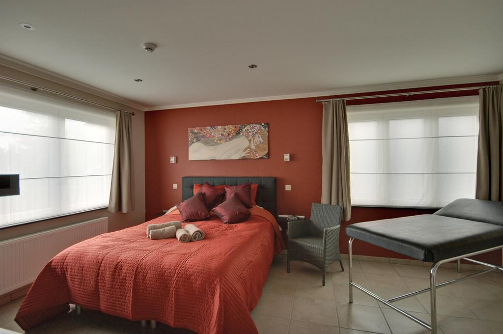 B&B Noord-Zuid Zonhoven ภายนอก รูปภาพ